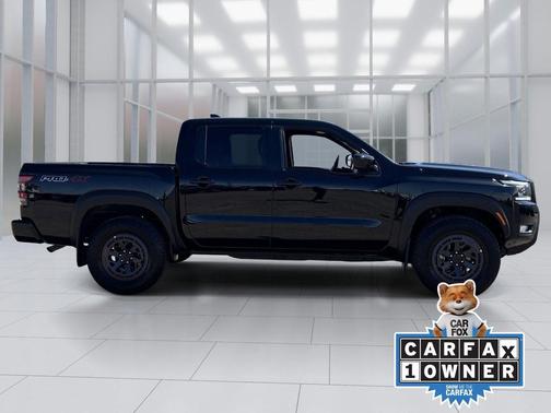 Super Black 2025 Nissan Frontier PRO-4X