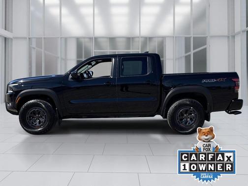 Super Black 2025 Nissan Frontier PRO-4X