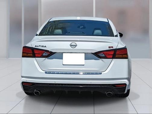 2025 Nissan Altima SR FWD