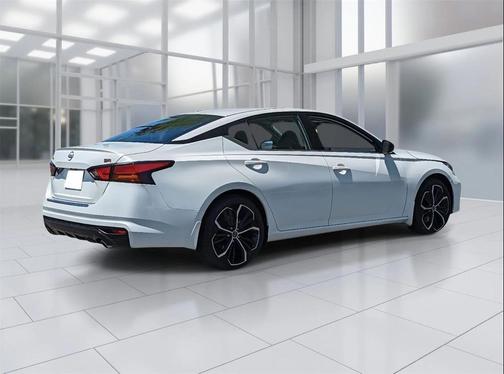 2025 Nissan Altima SR FWD