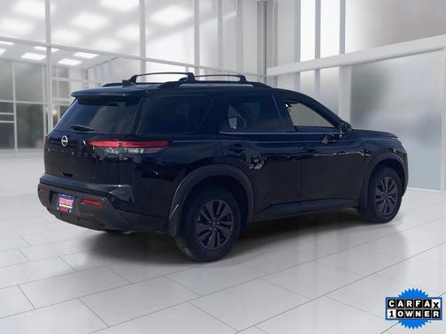2023 Nissan Pathfinder SV FWD