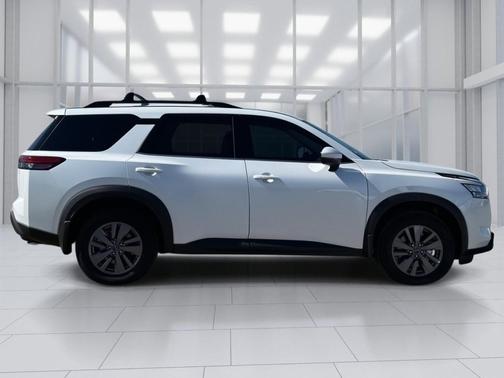 2025 Nissan Pathfinder SV FWD