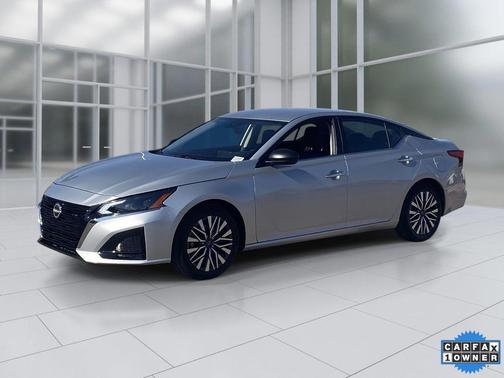 Brilliant Silver Metallic 2024 Nissan Altima 2.5 SV