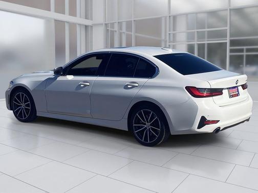 Alpine White 2019 BMW 330 330i