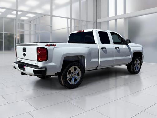 Summit White 2019 Chevrolet Silverado 1500 Custom