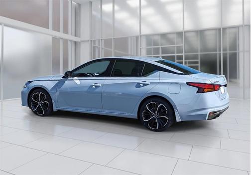 2025 Nissan Altima SR FWD