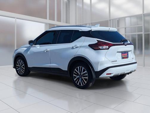 Fresh Powder 2022 Nissan Kicks SV