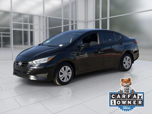Super Black 2025 Nissan Versa 1.6 S