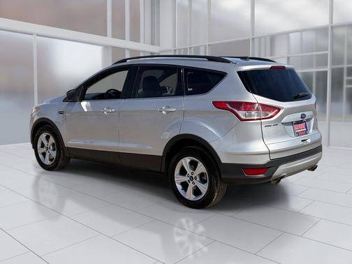 Ruby Red Metallic Tinted Clearcoat 2015 Ford Escape SE