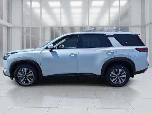 2025 Nissan Pathfinder SL FWD