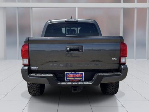 Magnetic Gray Metallic 2017 Toyota Tacoma TRD Off Road