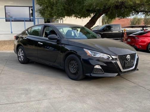 Photo 2 of 10 of 2020 Nissan Altima 2.5 S