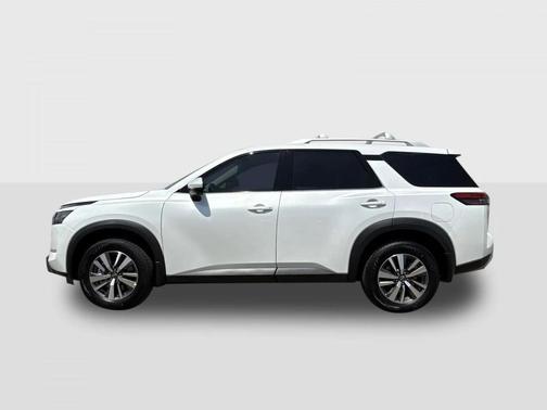2025 Nissan Pathfinder SL FWD