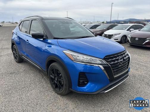 2022 Nissan Kicks SR
