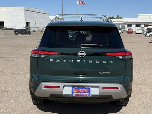 2024 Nissan Pathfinder Platinum FWD