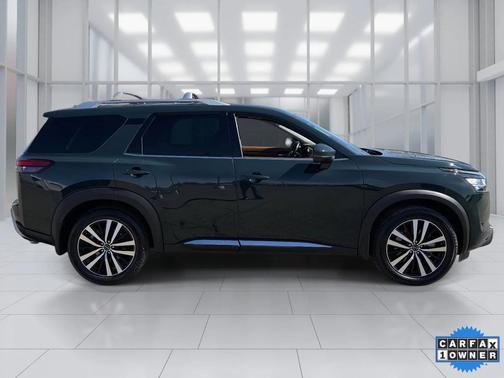 2024 Nissan Pathfinder Platinum FWD