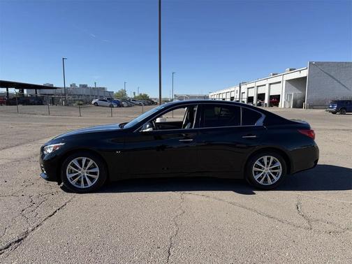 2015 INFINITI Q50 Base
