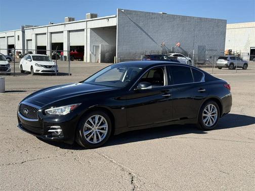 2015 INFINITI Q50 Base