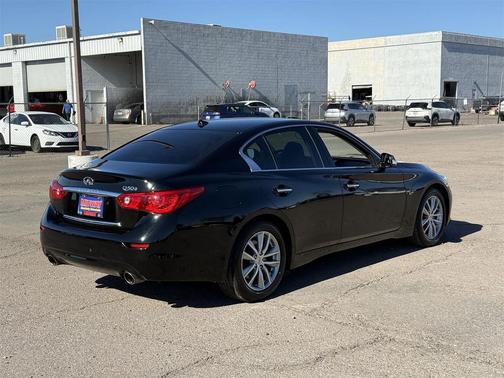 2015 INFINITI Q50 Base