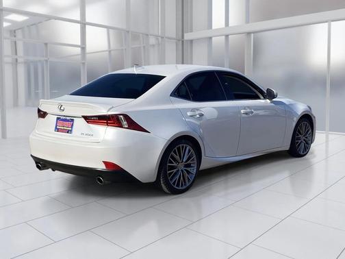 2016 Lexus IS 200t 200t