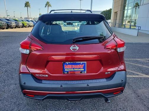 2020 Nissan Kicks SR