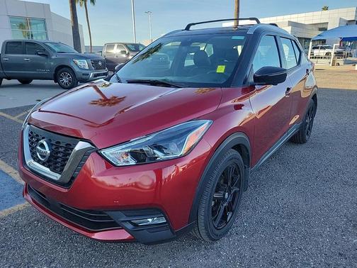 2020 Nissan Kicks SR