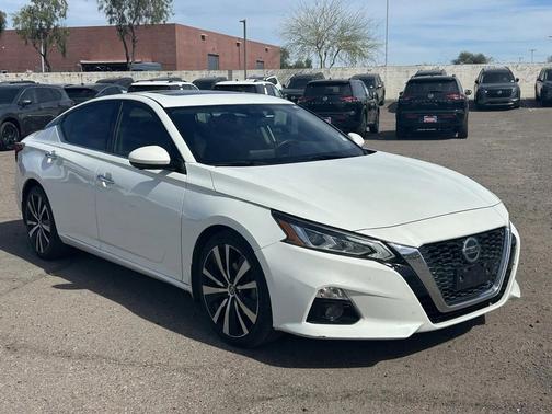 2020 Nissan Altima Platinum FWD
