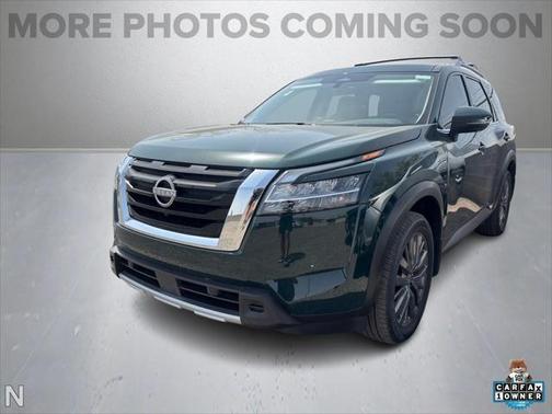 2024 Nissan Pathfinder SL FWD