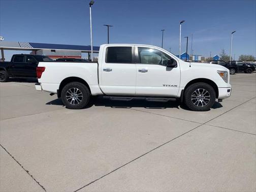 2021 Nissan Titan SV
