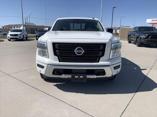 2021 Nissan Titan SV