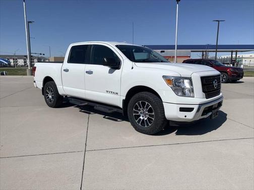 2021 Nissan Titan SV