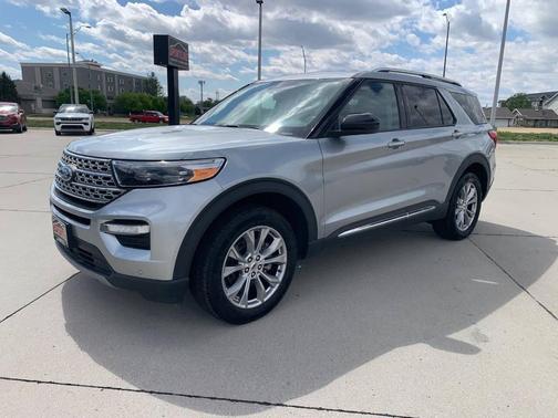 Iconic Silver 2024 Ford Explorer Limited AWD 4dr SUV