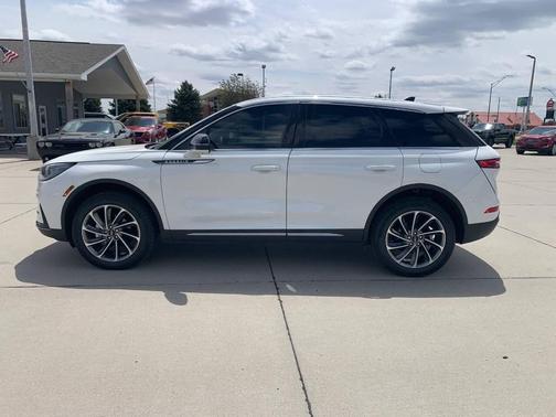Pristine White Metallic Tri-Coat 2025 Lincoln Corsair Premiere AWD 4dr SUV