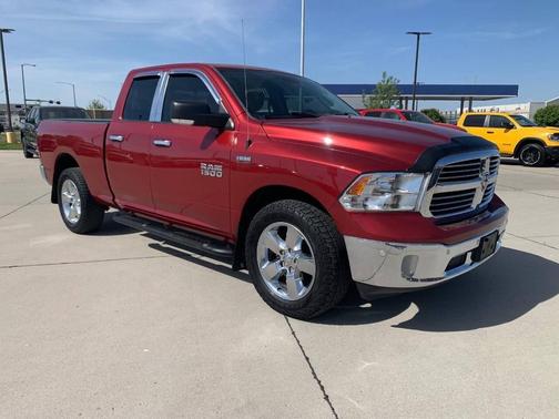 Delmonico Red Pearl Coat 2017 RAM 1500 Big Horn