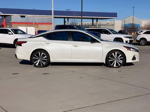 2021 Nissan Altima 2.5 SR AWD 4dr Sedan