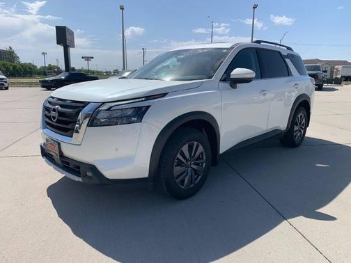 Pearl White TriCoat 2024 Nissan Pathfinder SV AWD 4dr SUV