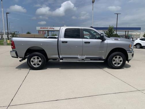 2024 RAM 2500 Big Horn 4x4 4dr Crew Cab 6.3 ft. SB Pickup