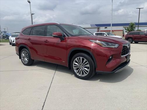 2023 Toyota Highlander Hybrid Platinum