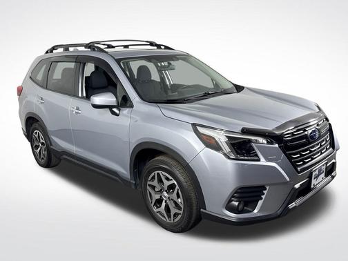 Ice Silver Metallic 2023 Subaru Forester Premium
