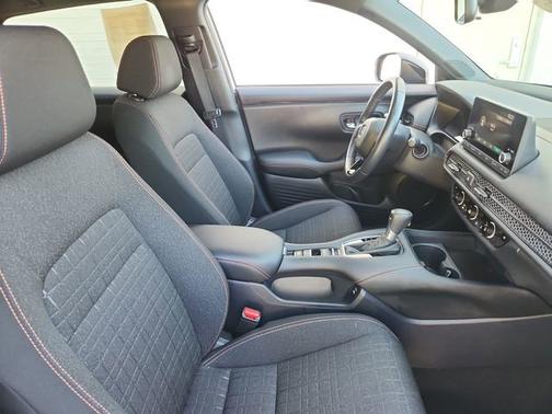 White 2024 Honda HR-V Sport