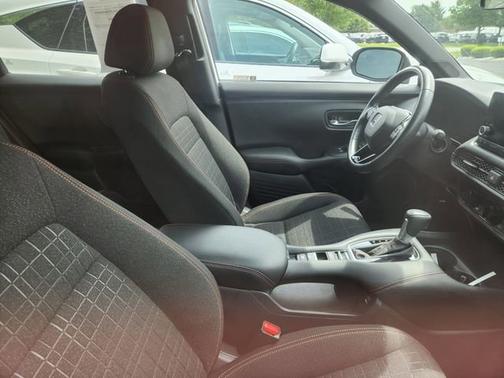 White 2024 Honda HR-V Sport