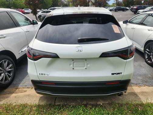 White 2024 Honda HR-V Sport