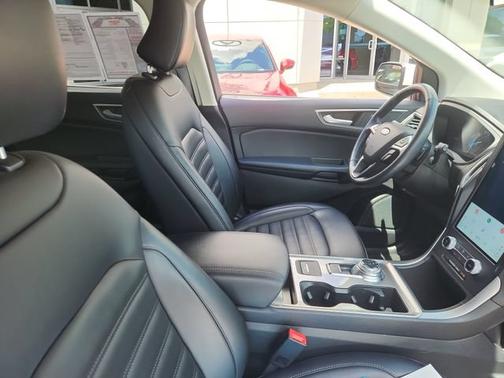 White Metallic 2023 Ford Edge SEL