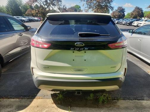 White Metallic 2023 Ford Edge SEL