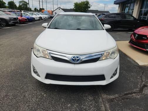 Super White 2014 Toyota Camry Hybrid XLE