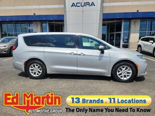 2023 Chrysler Pacifica Touring