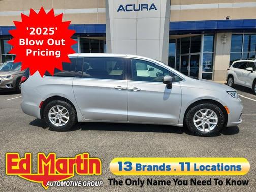 2023 Chrysler Pacifica Touring