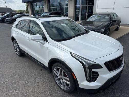 Crystal White Tricoat 2021 Cadillac XT4 FWD Sport