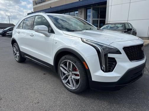 Crystal White Tricoat 2021 Cadillac XT4 FWD Sport