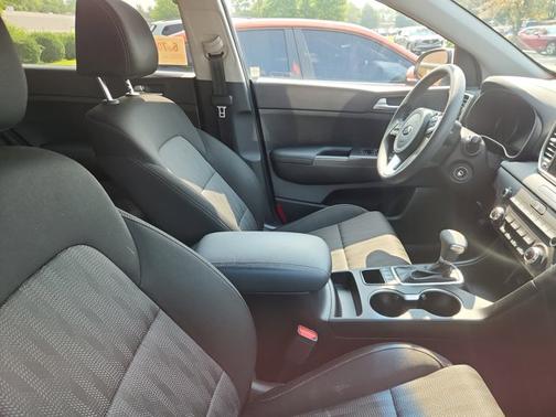 2022 Kia Sportage LX